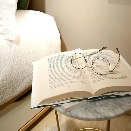 Ivy, Canal View * البندقية