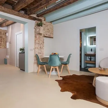 Ivy, Canal View Апартаменты *