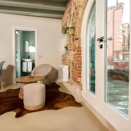 Ivy, Canal View Венеция